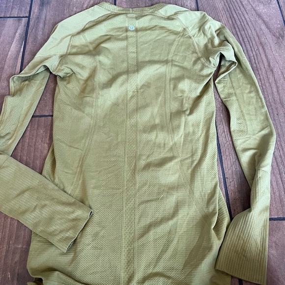 Lululemon Swiftly Tech Long Sleeve Crew Grape Leaf Size 6 - Picture 2 of 4